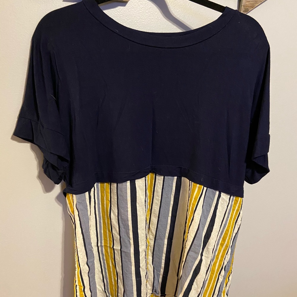 Betsey’s Boutique Top size large